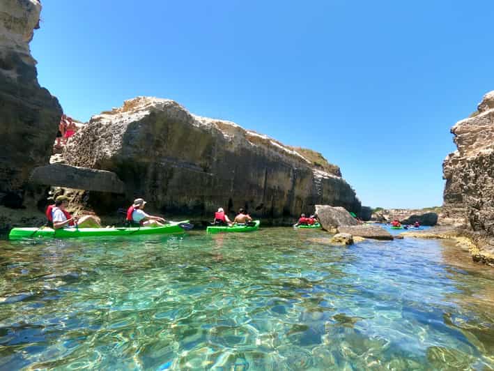 Tour in kayak nelle acque cristalline del Salento
